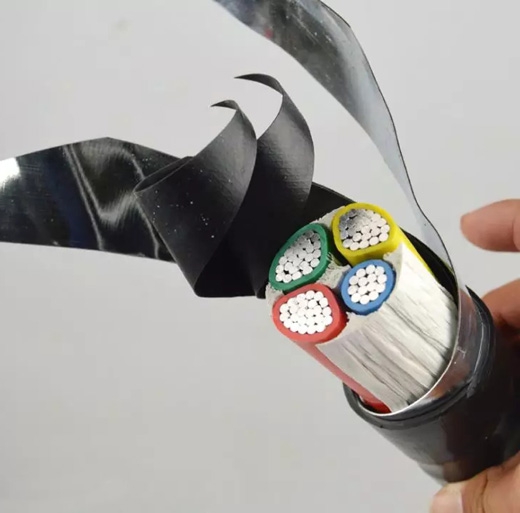 導(dǎo)線與絕緣層是構(gòu)成線纜產(chǎn)品（裸電線類在外）有必要具有的兩個根本構(gòu)件