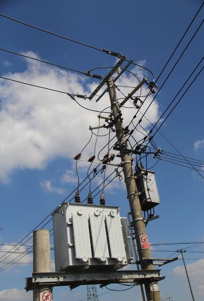 如何計(jì)算變壓器一，二次的電流及導(dǎo)線電纜的安全載流量計(jì)算 